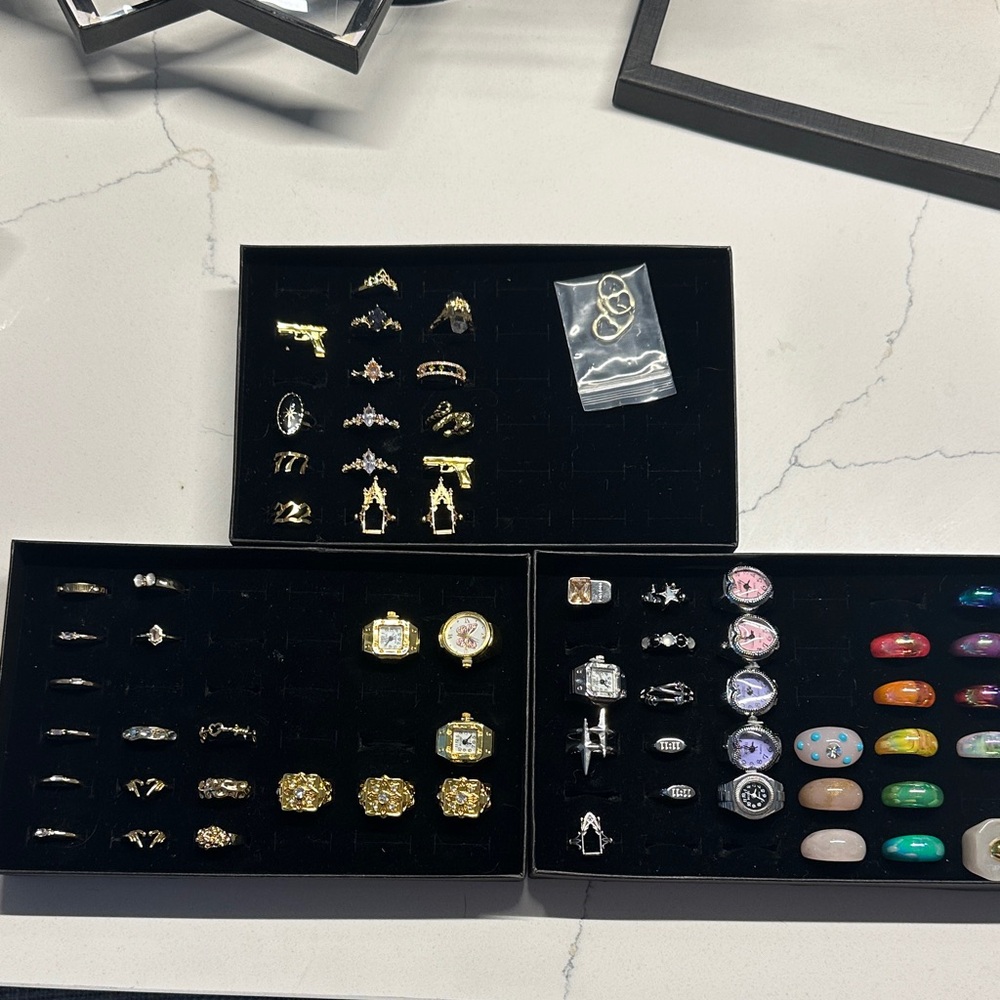 Lot of fashion rings silver, gold, acrylic